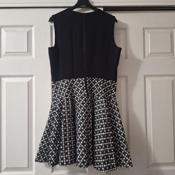 DKNY black & white Fit and Flare dress size 12 - Picture 4 of 10